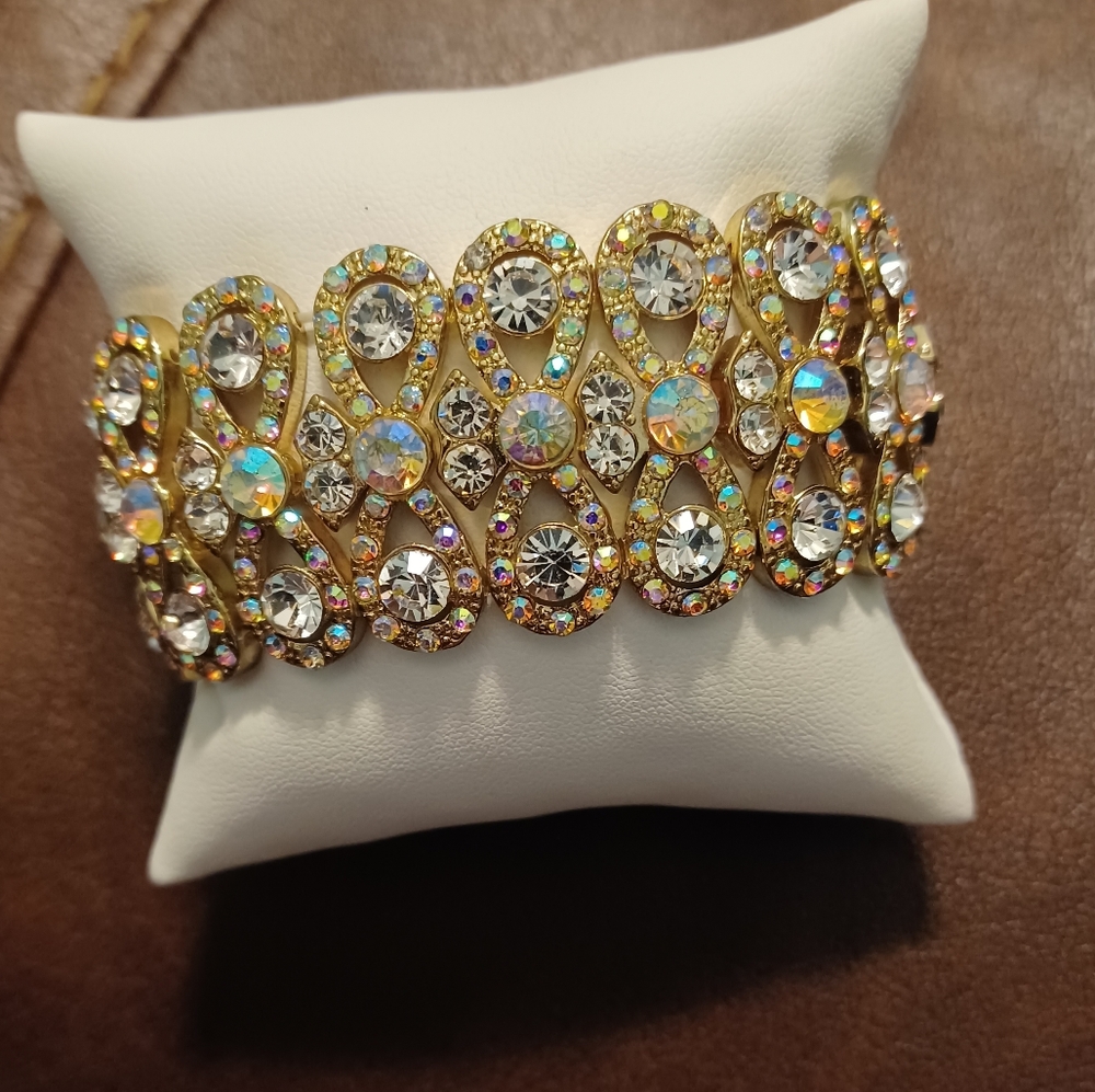 Gold bracelet